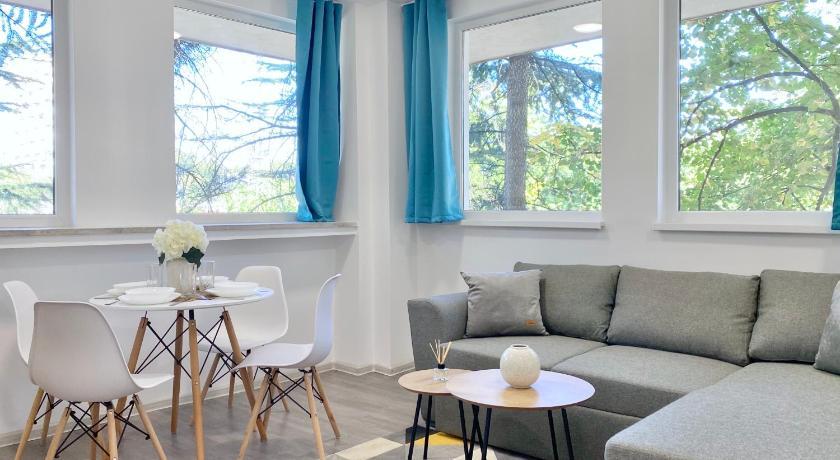 Hello Studios Budget Stays Free Parking & Wifi ستارا زاغورا المظهر الخارجي الصورة